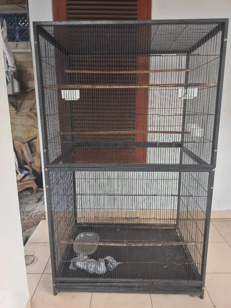 Kandang hewan stainless steel luas dan nyaman