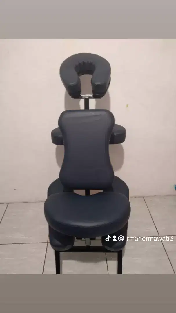 Kursi pijat punggung dan bekam