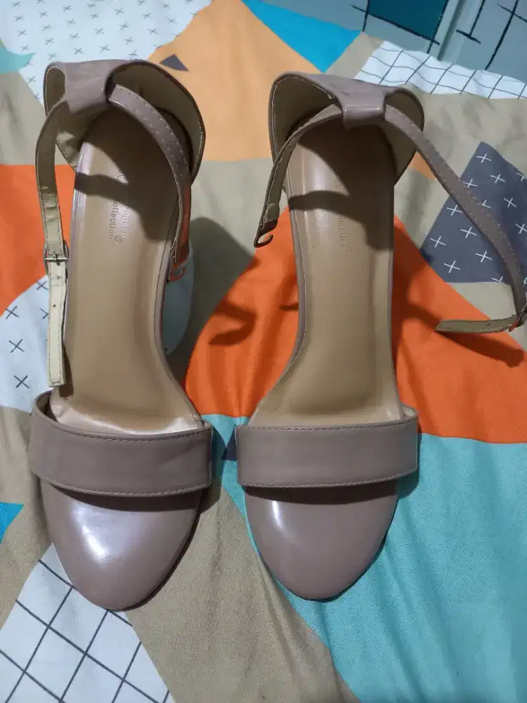 Sendal hak wanita size 38  siap pake