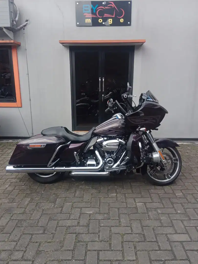 HARLEY DAVIDSON ROADGLIDE M8 2017 FULL PAPER