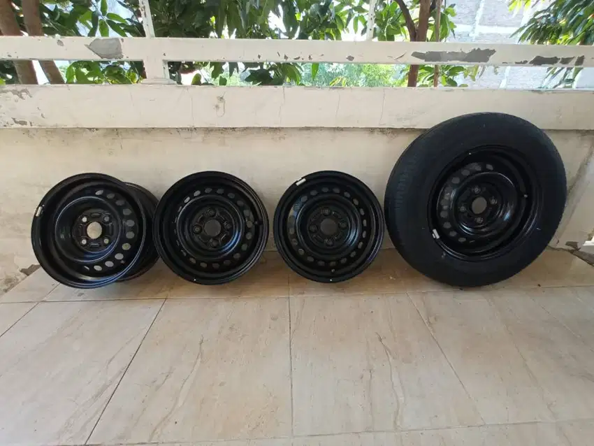 Copotan Ayla R13 PCD100 1set ban+3velg aja