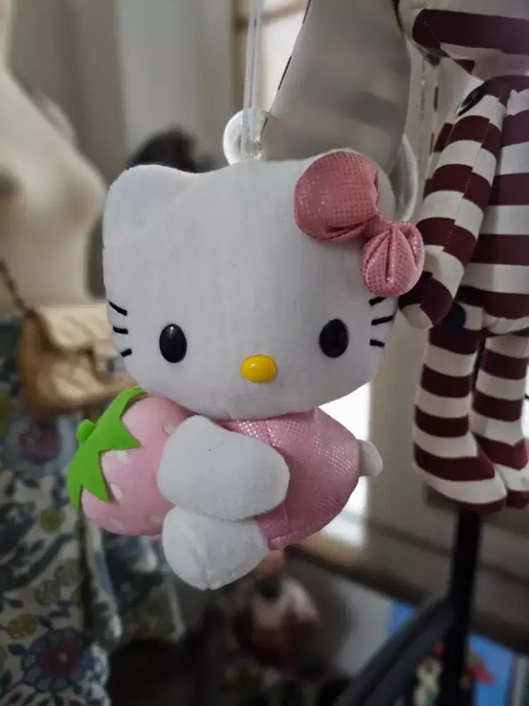 Boneka gantungan hellokitty