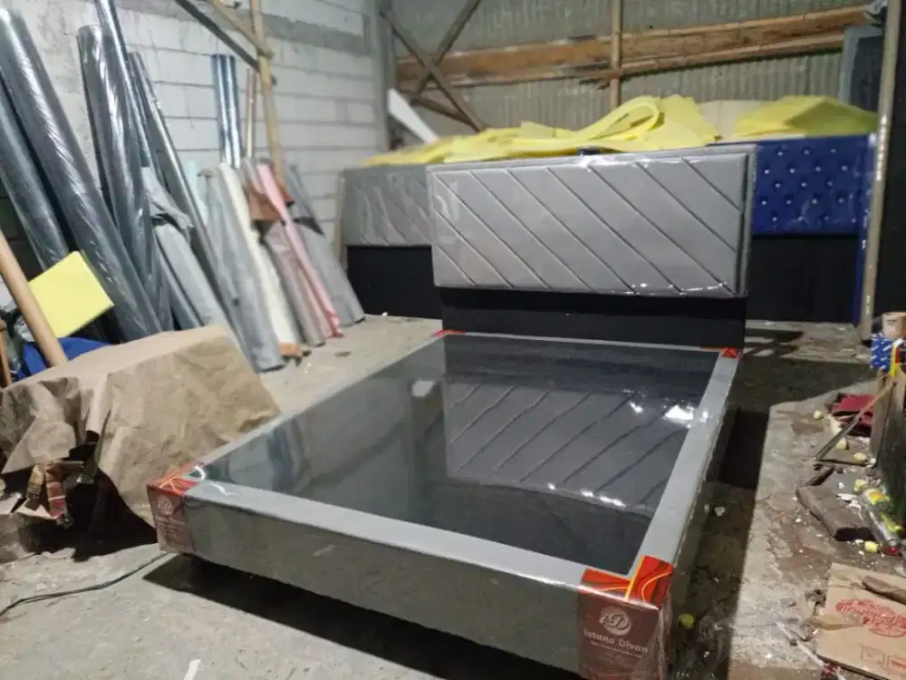 DIVAN/DIPAN SANDARAN MINIMALIS