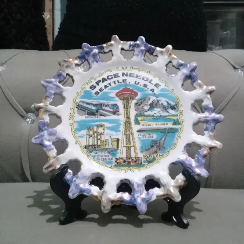 Vintage Space Needle Seattle USA pajangan keramik antik jadul rare