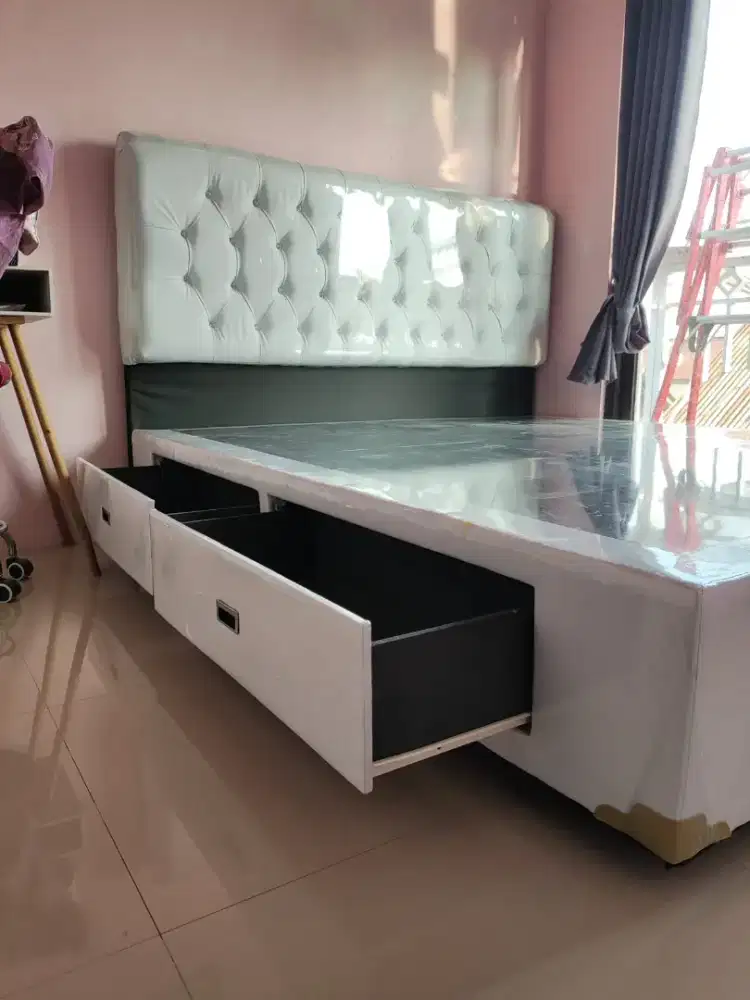 DIVAN/DIPAN SANDARAN MINIMALIS