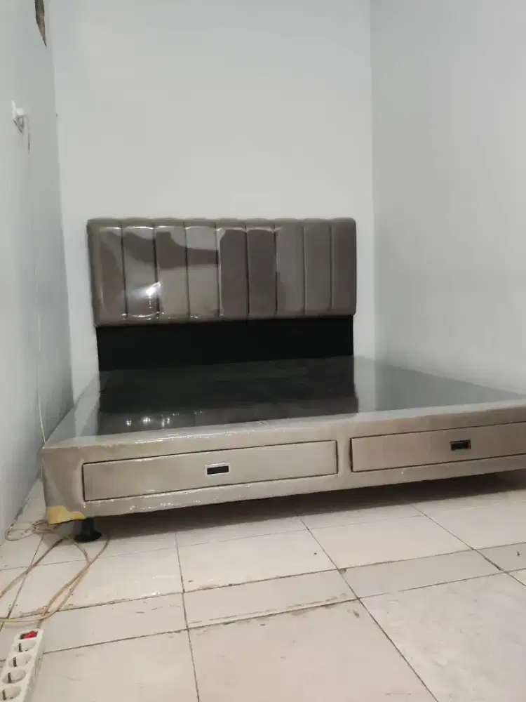 DIVAN/DIPAN SANDARAN MOTIF MODERN