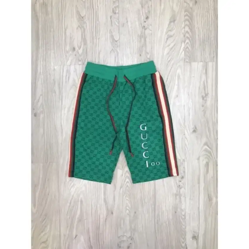 Celana pendek jogger gucci