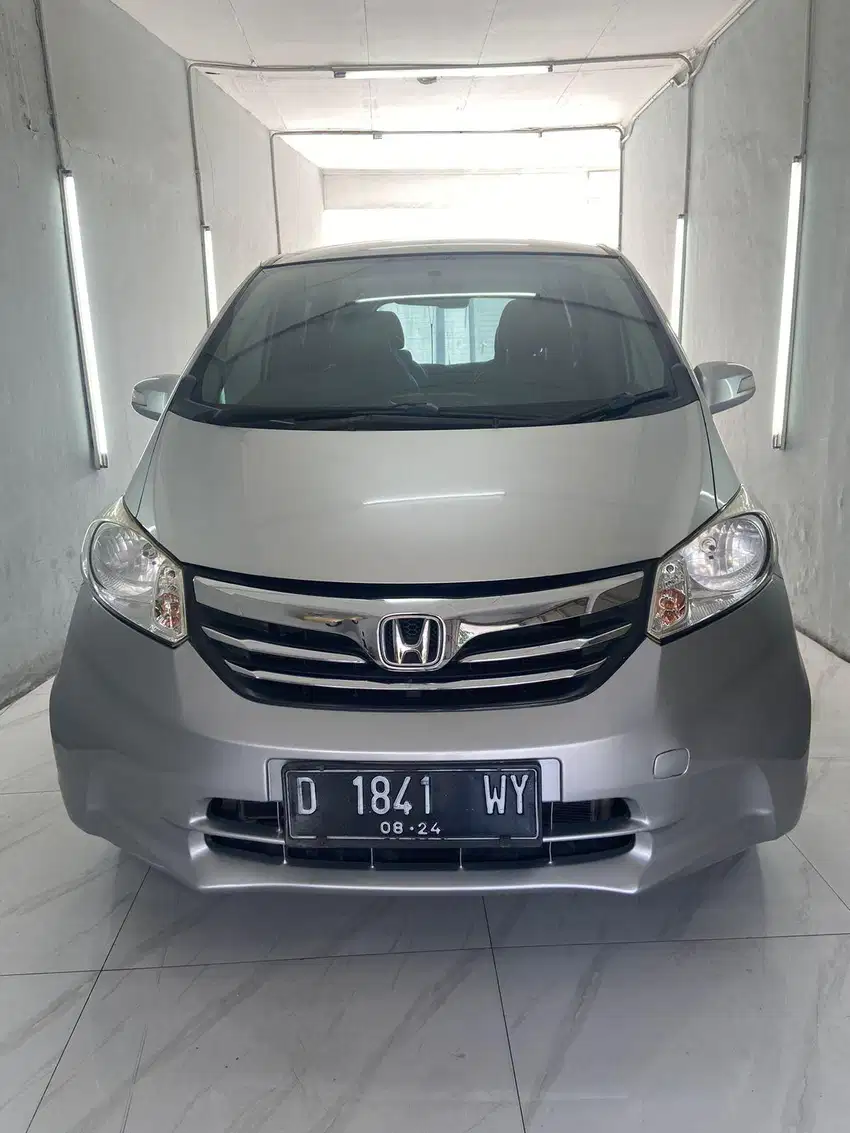 HONDA FREED S AT 1.5 ABU MUDA 2014 BANDUNG MATIC