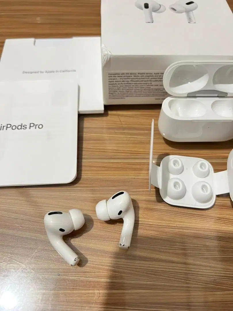 JUAL CEPAT Airpods Pro Magsafe wireless charging case ( Left Only )