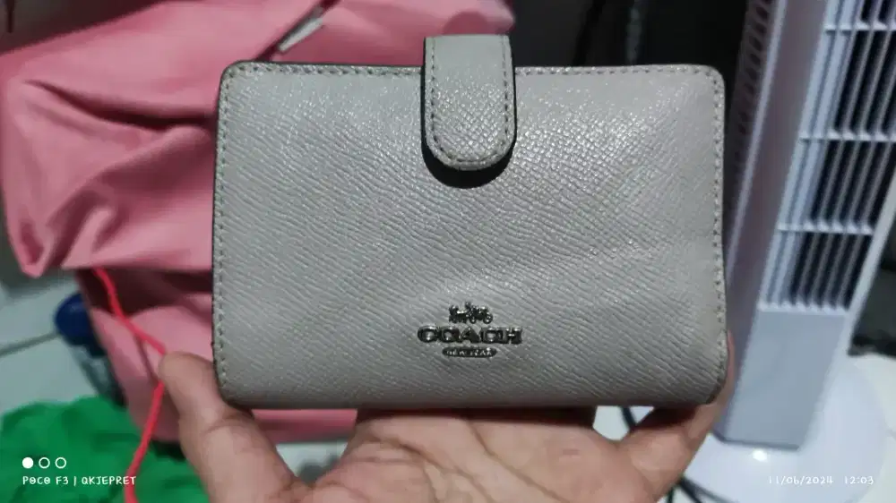 Dompet kecil coach