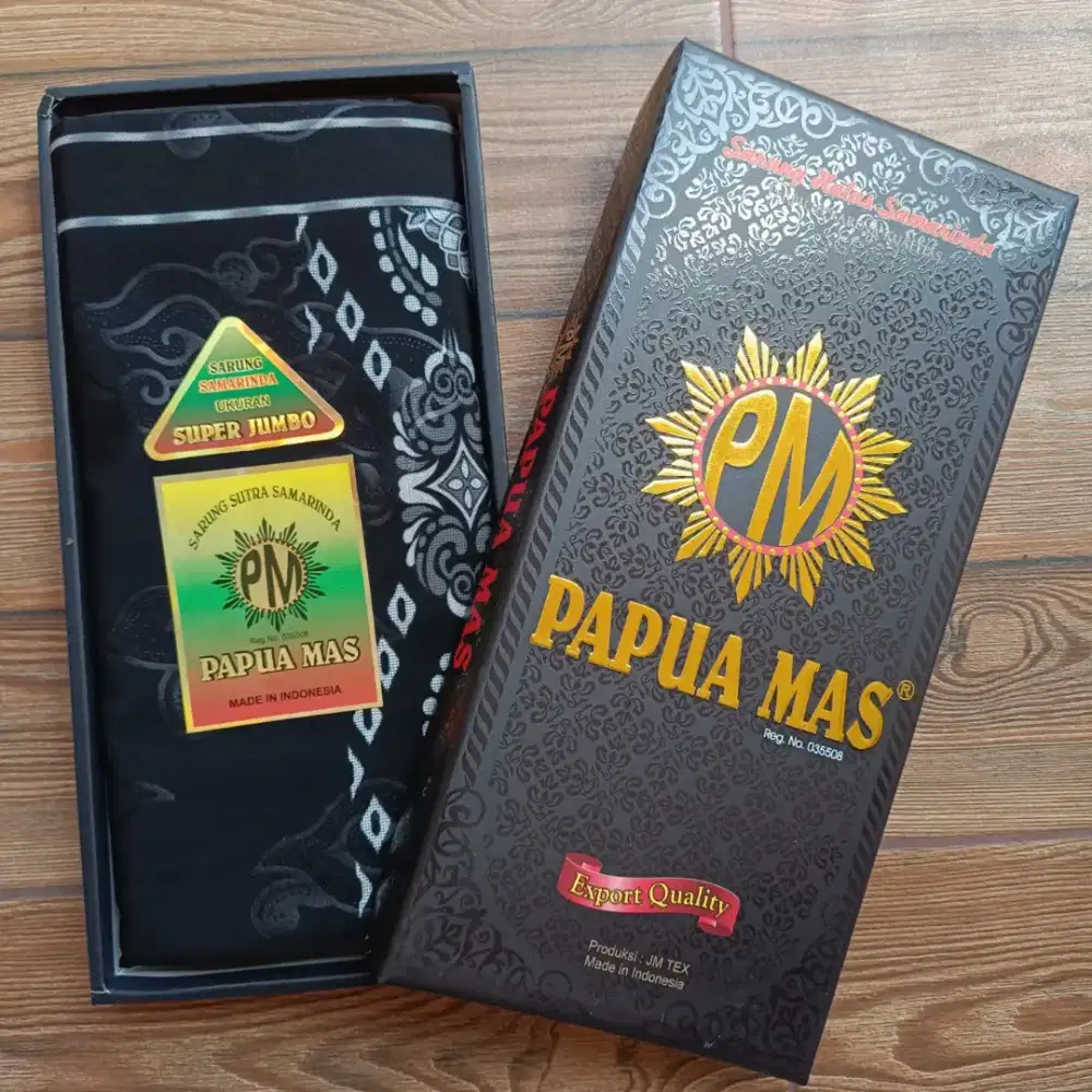 Sarung Hitam Pria Muslim Embossed Papua Mas Halus Samarinda Bonus Dus