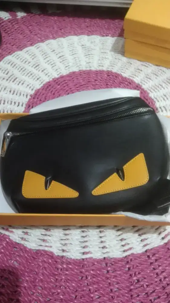 Tas waisbag Fendi lengkap box