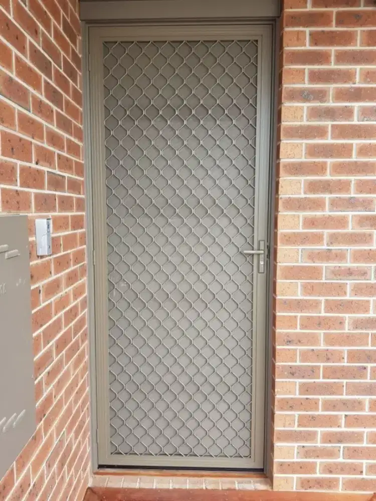 Pintu kawat nyamuk aluminium