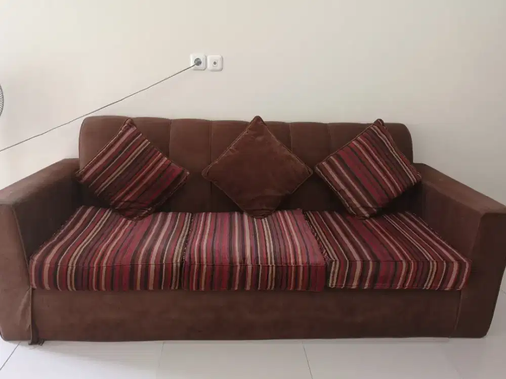 Sofa 3 seat dengan storage di bawah nya