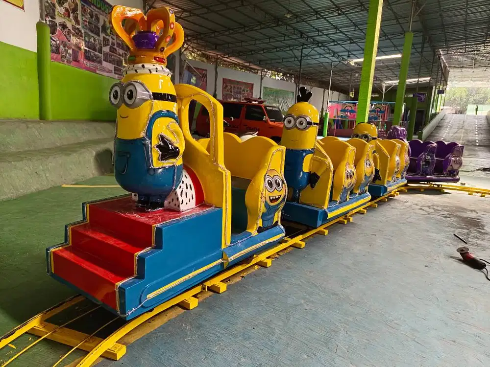 odong kereta lantai minion thomas wahana pasar malam playground indoor