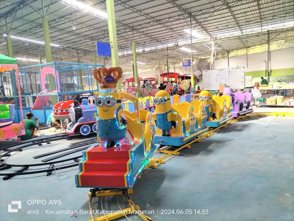 odong kereta lantai minion thomas wahana pasar malam playground indoor