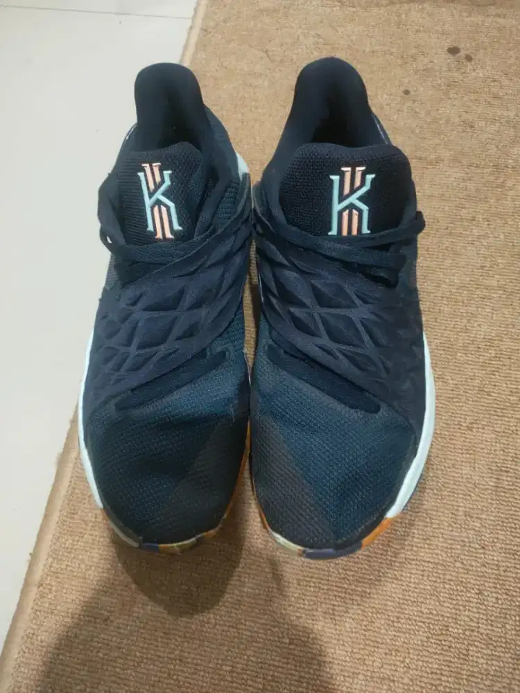 Koleksi pribadi Nike kyrio dark navy size 42,5 no box