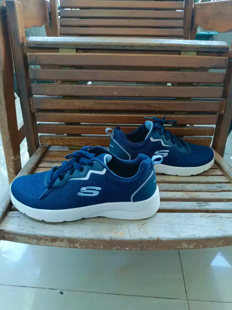 Sepatu Skechers Memory Foam
