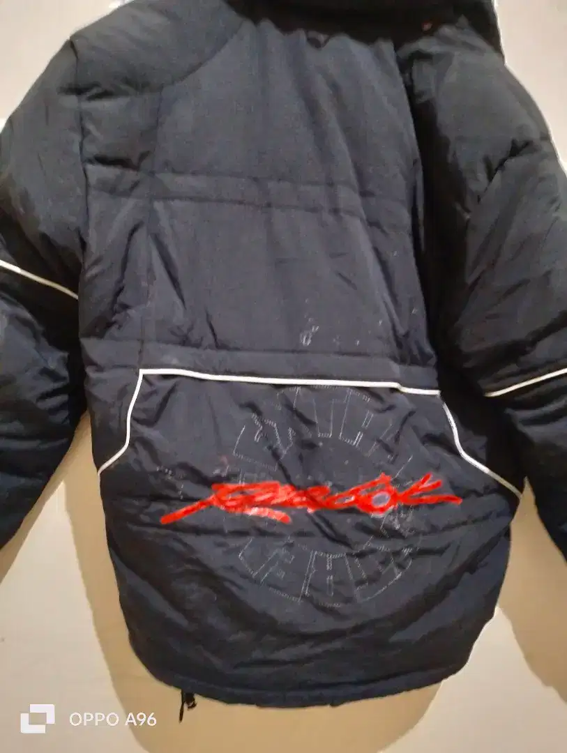 Jaket import ukuran XL merek rebox luar bahan super tebal anti badail