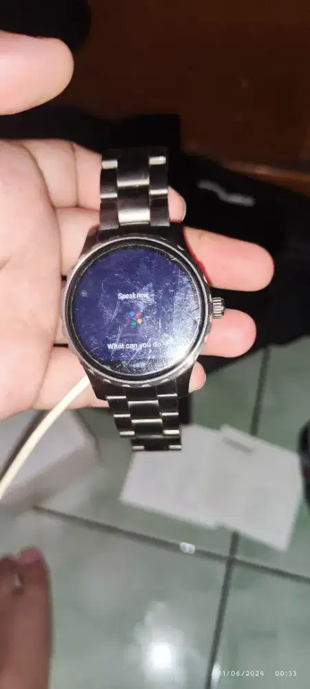Jam tangan smartwatch