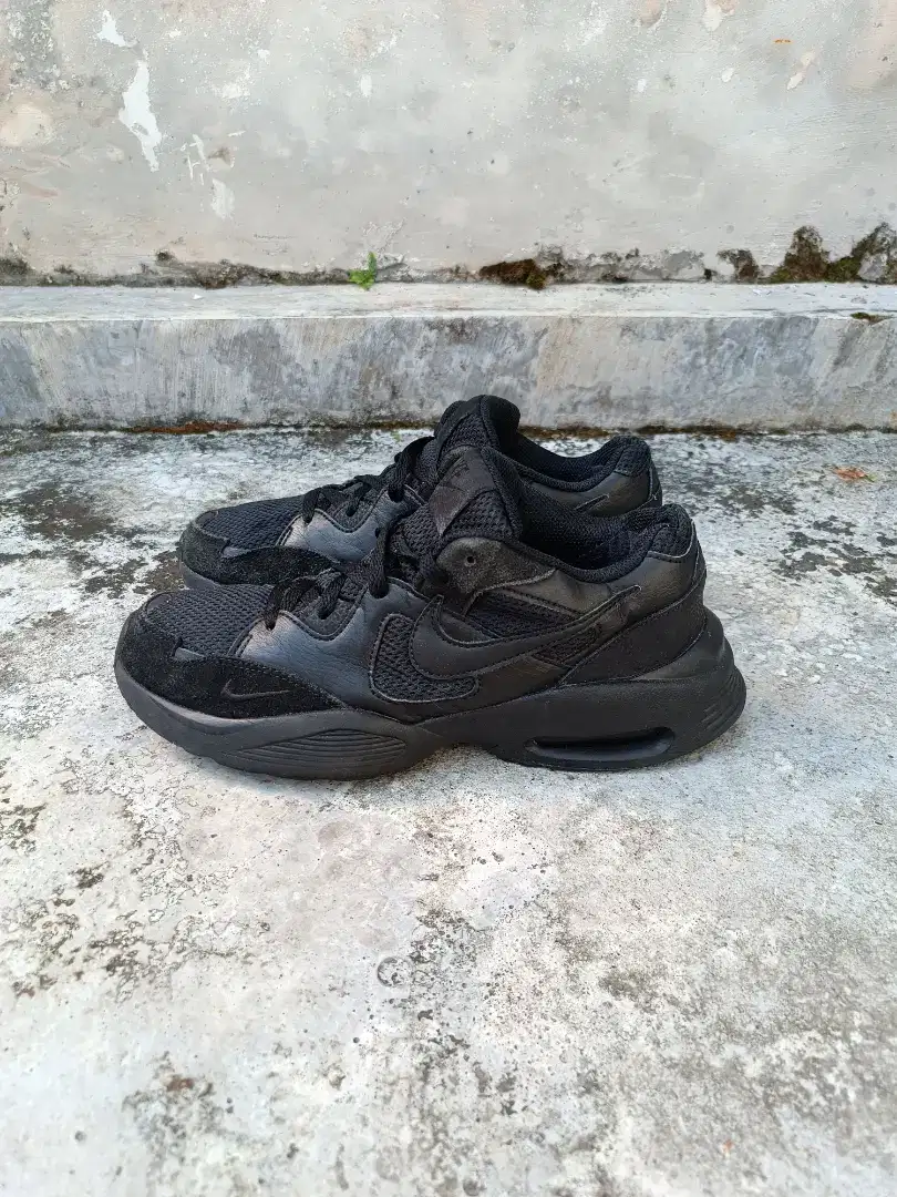 SEPATU SIZE 41 - NIKE AIRMAX FUSION ALL BLACK || BEKAS ORIGIN