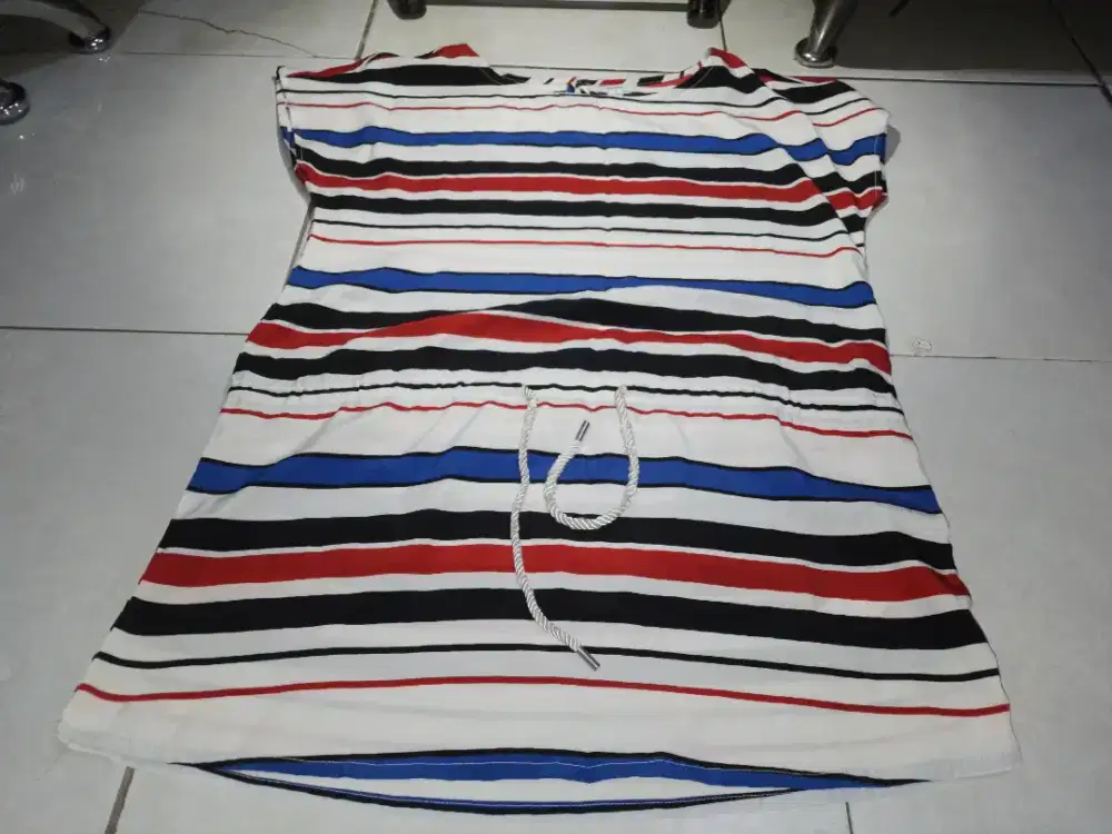 Baju cewek ada 5pcs merk, bahan halus, size P65 L45cm, kondisi ok,nego