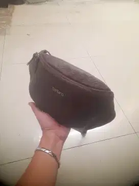 Tas Selempang Kulit Sapi Asli Merk Berliano