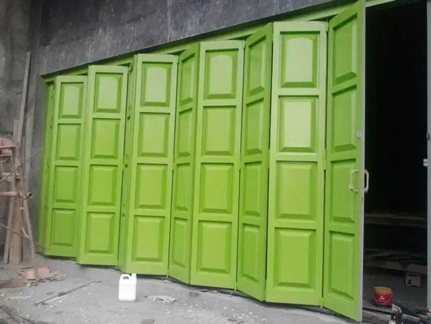 Rolling door pollding gate