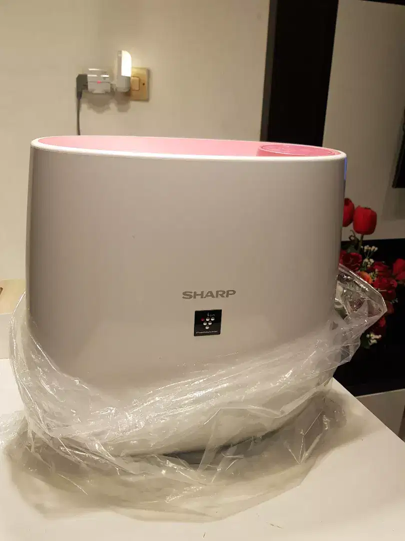 Dijual Cepat Air Purifier Sharp FP-J30Y-P masih bagus lengkap garansi.