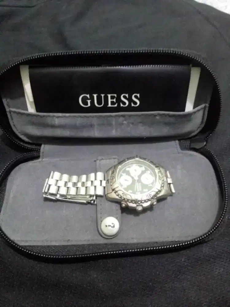 Jam tangan GUESS WATERPRO ORIGINAL layak untuk di koleksi