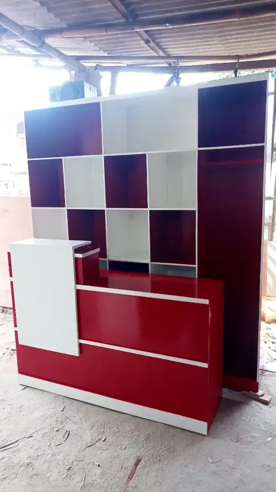 Rak Loundry dan meja kasir