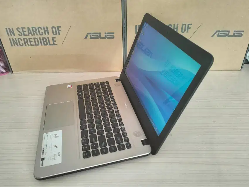 Laptop Asus X441B AMD A9  RAM 8 GB HDD 500 GB