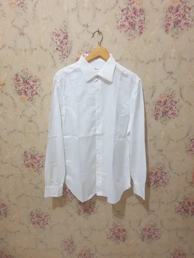 Like new .authentic baju kemeja brioni size L
