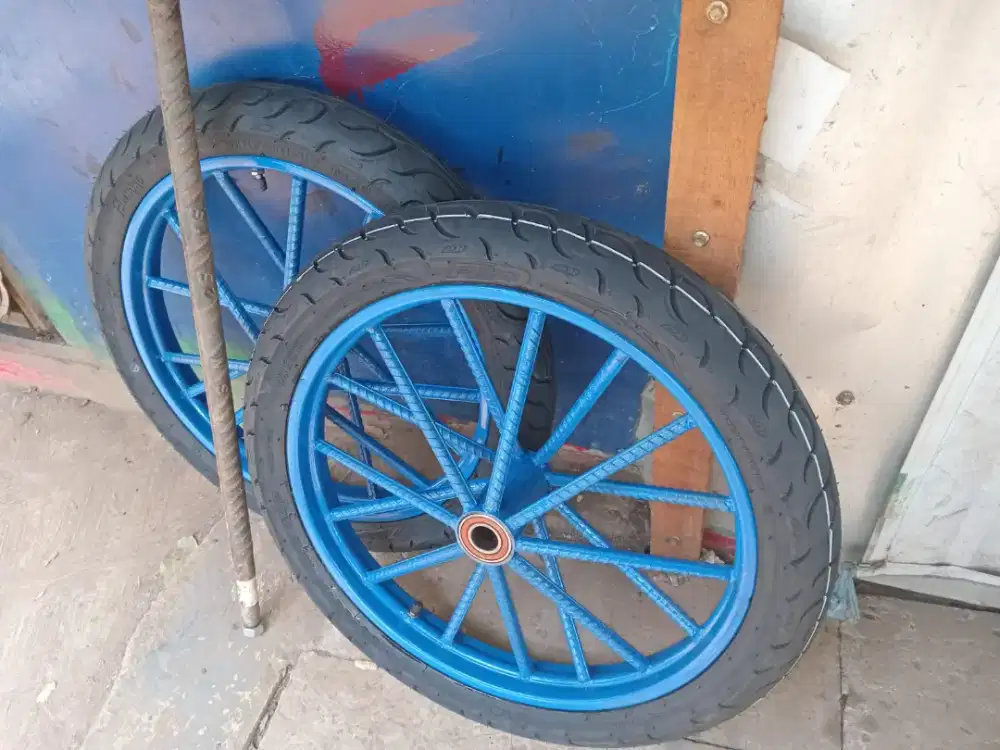 Roda gerobak Ban Baru SNI