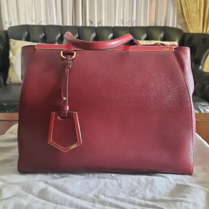 Jual Tas Fendi Burgundy Vitello Leather Asli Original (Second)