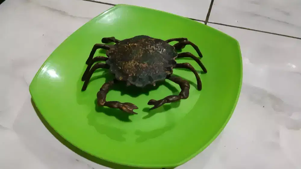 Hiasan Kepiting Kuningan
