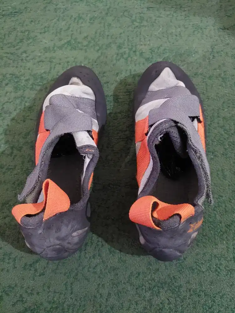 Sepatu climbing panjat tebing simond