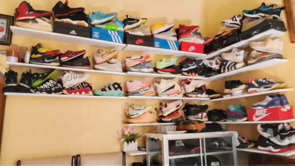 Sepatu basket second branded bekas bermerek