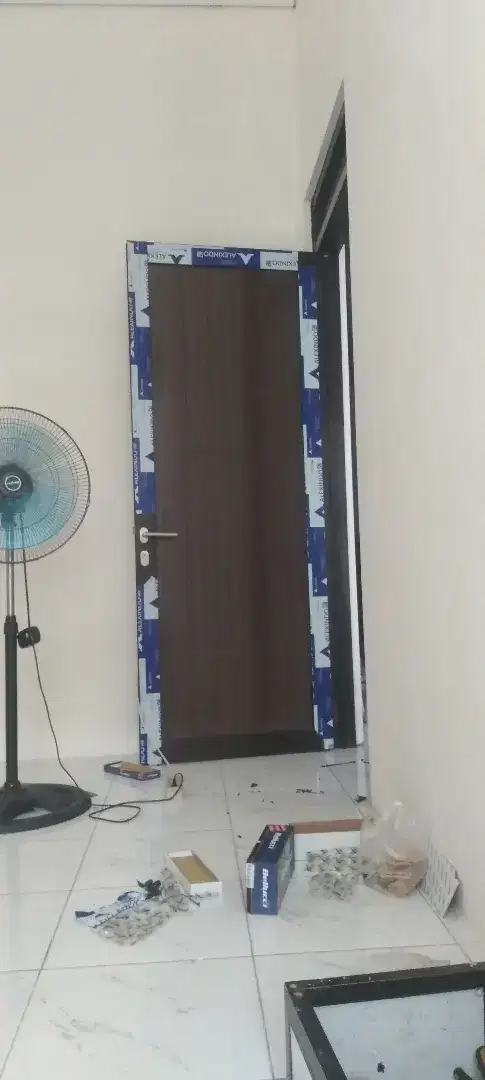 Pintu alumuniun