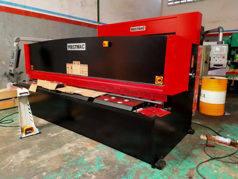 HECTMAC Shearing Machine (Mesin Potong Plat) 8x3200