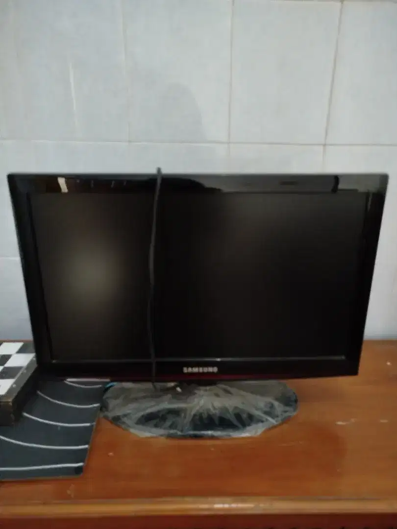 tv lcd Samsung  22 inc