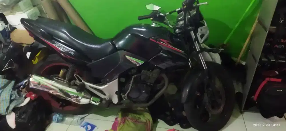 motor honda tiger tahun 2010 (desember)
