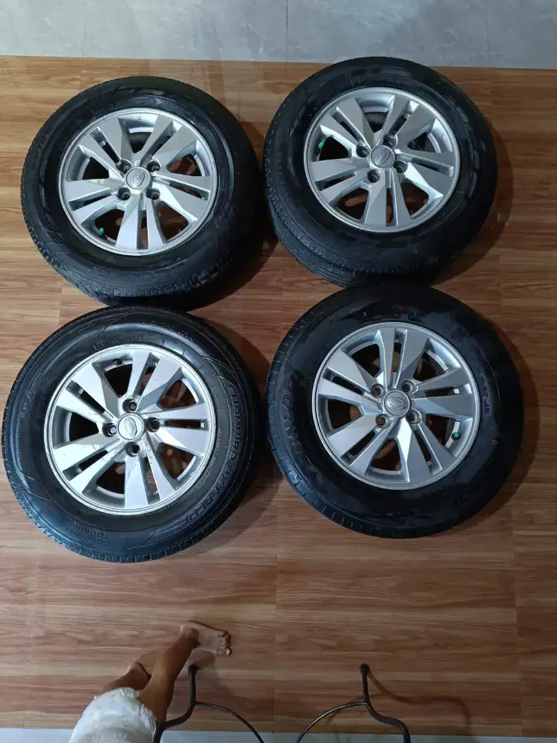 Velg Original Datsun Go R14 (155/70)