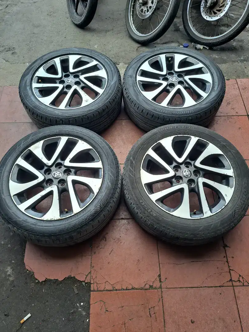 Velg dan ban r16 oem sienta bisa tt