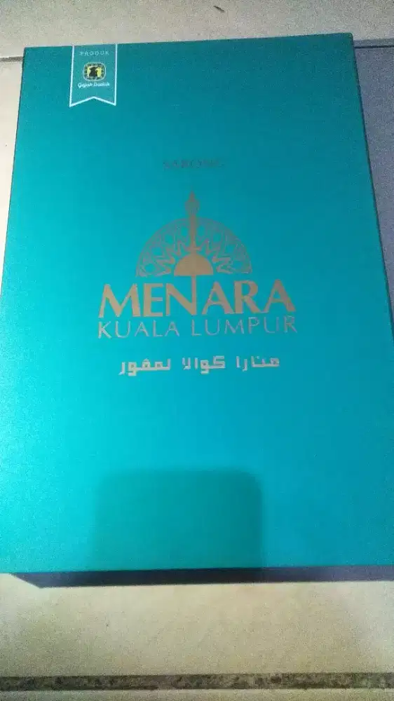 sarung menara kuala lumpur