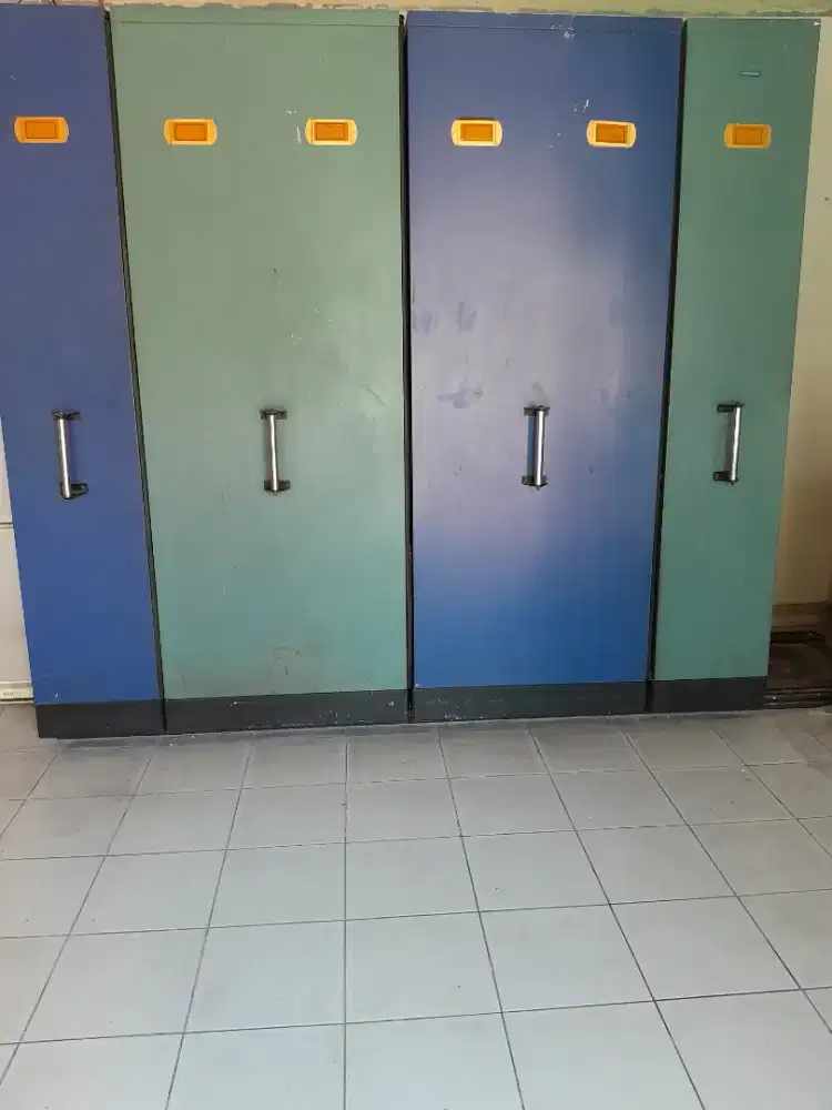 Lemari Arsip Besi File Manual