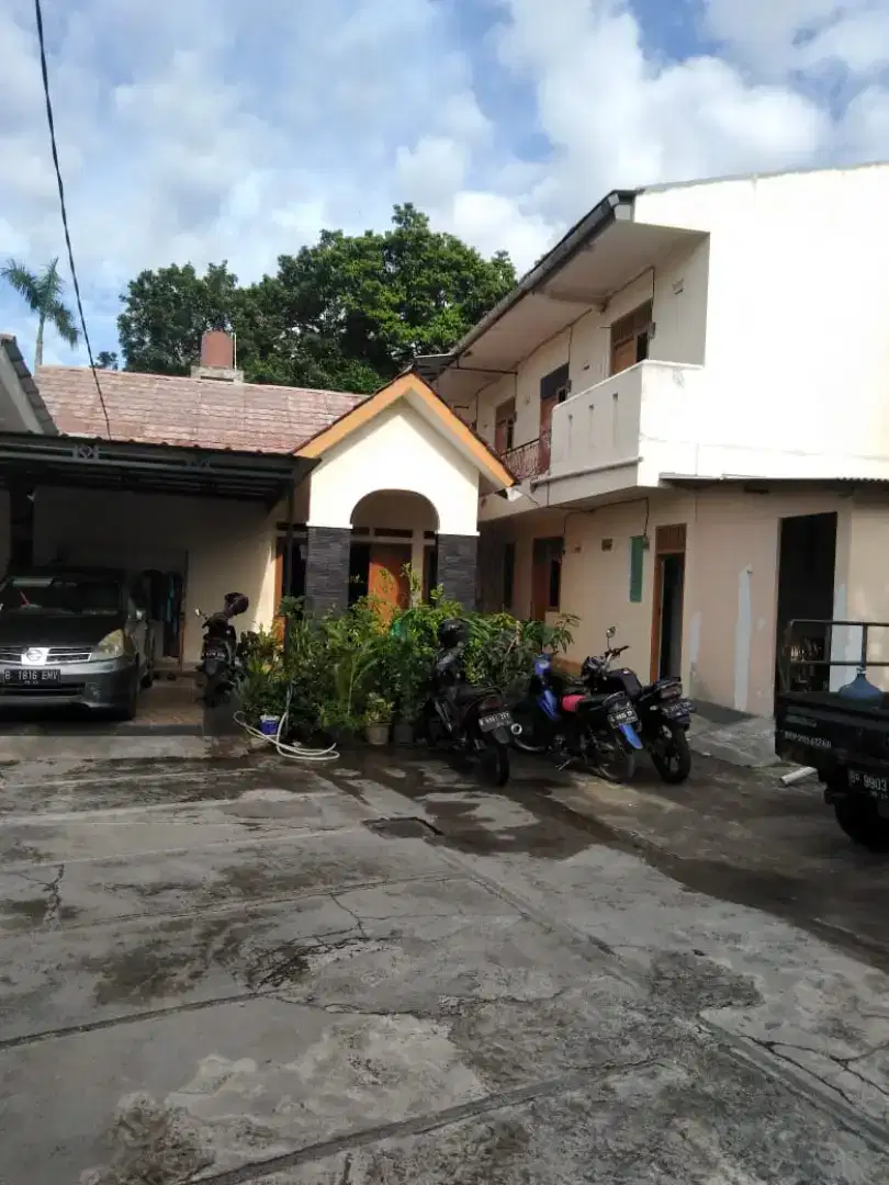 Kos kosan putra & pasutri