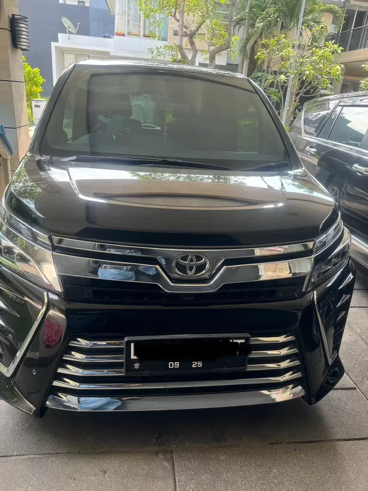 Toyota Voxy 2018 Bensin