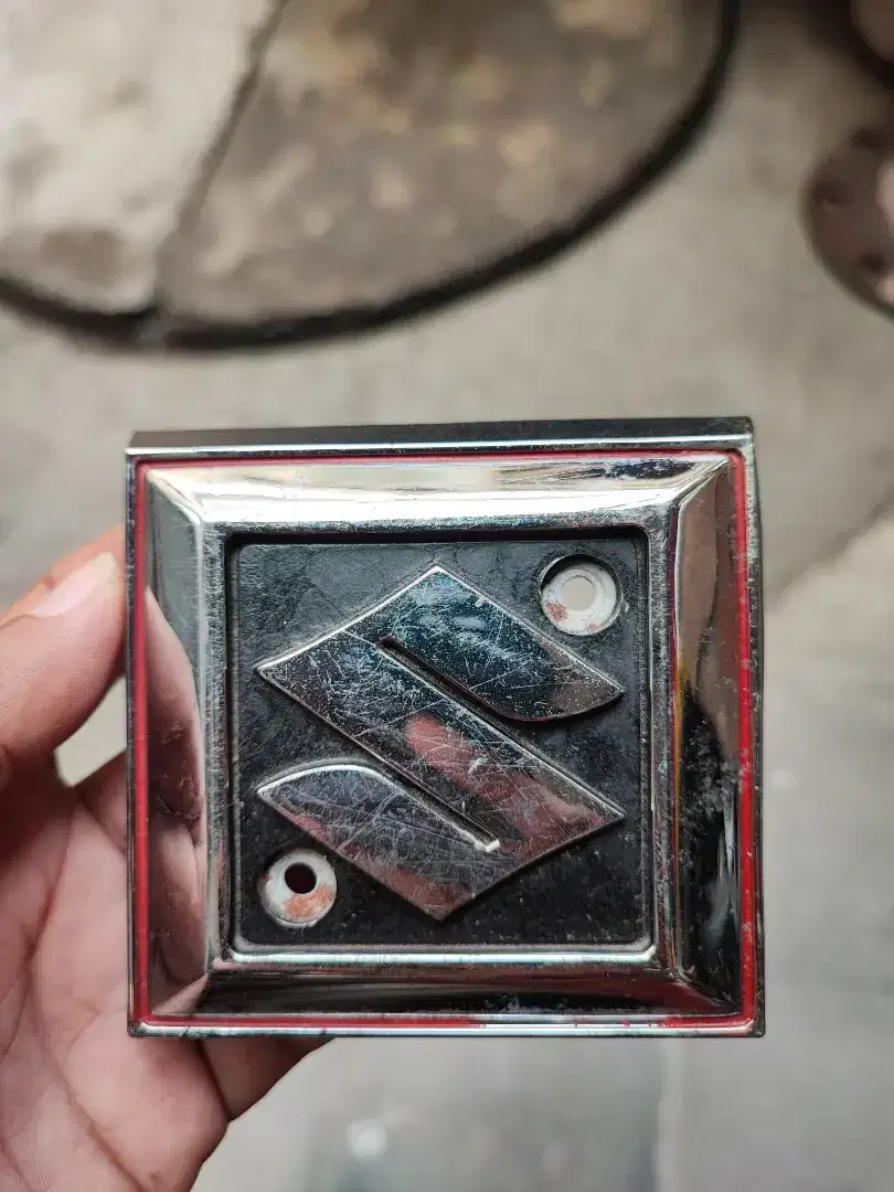 Emblem Logo Depan Asli Suzuki Carry 1986