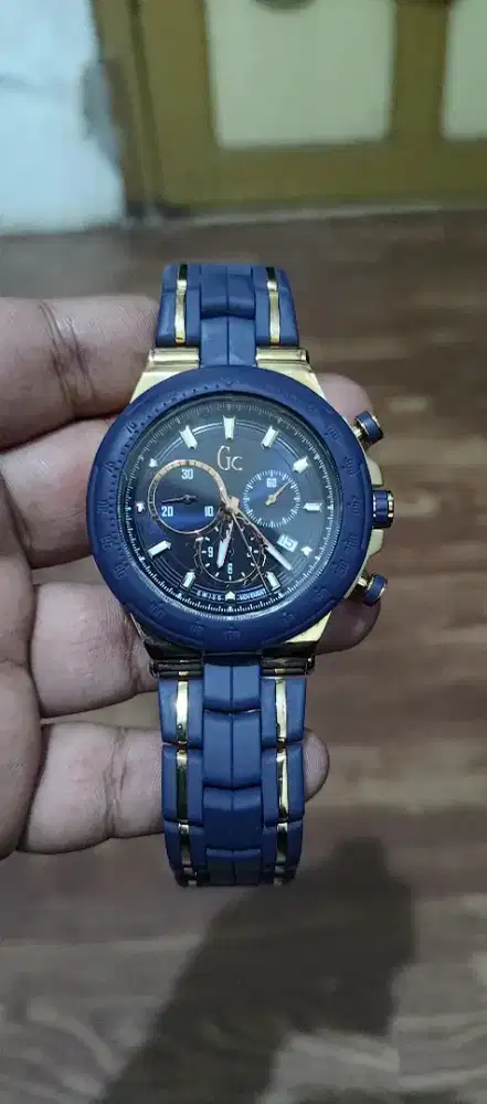 Gues collection stuctura Y35002G7 limited edition